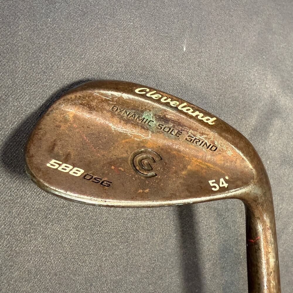Cleveland 588 DSG Wedge 54° Dynamic Sole Grind Dynamic GolD Wedge Flex 36"